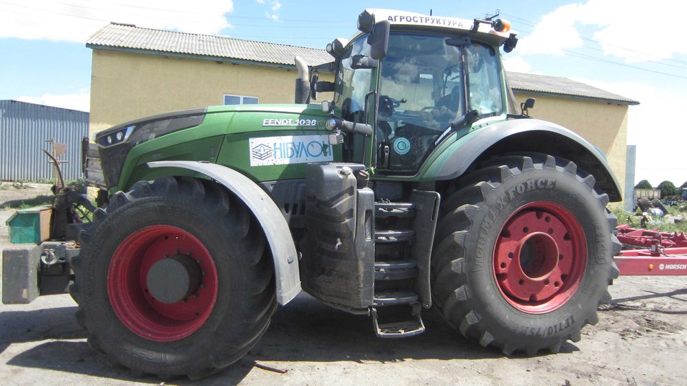 Трактор Fendt-1038