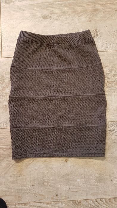 Spodnica olowkowa S