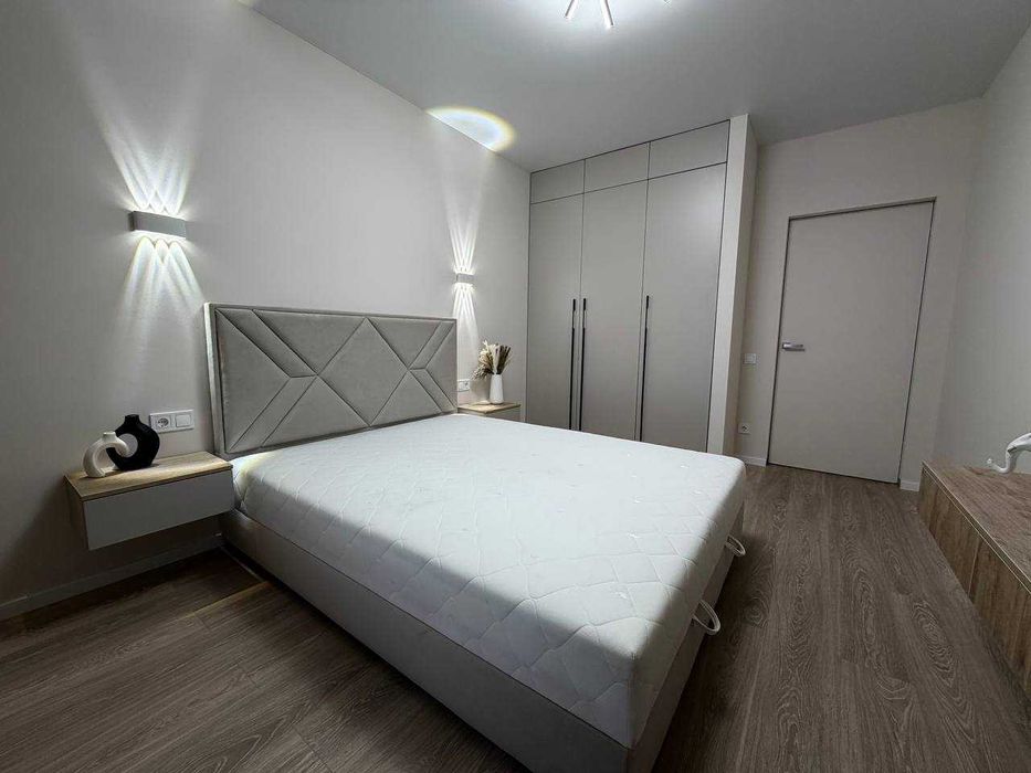 Продам ТОП 1  квартира Днепровская Брама 2
