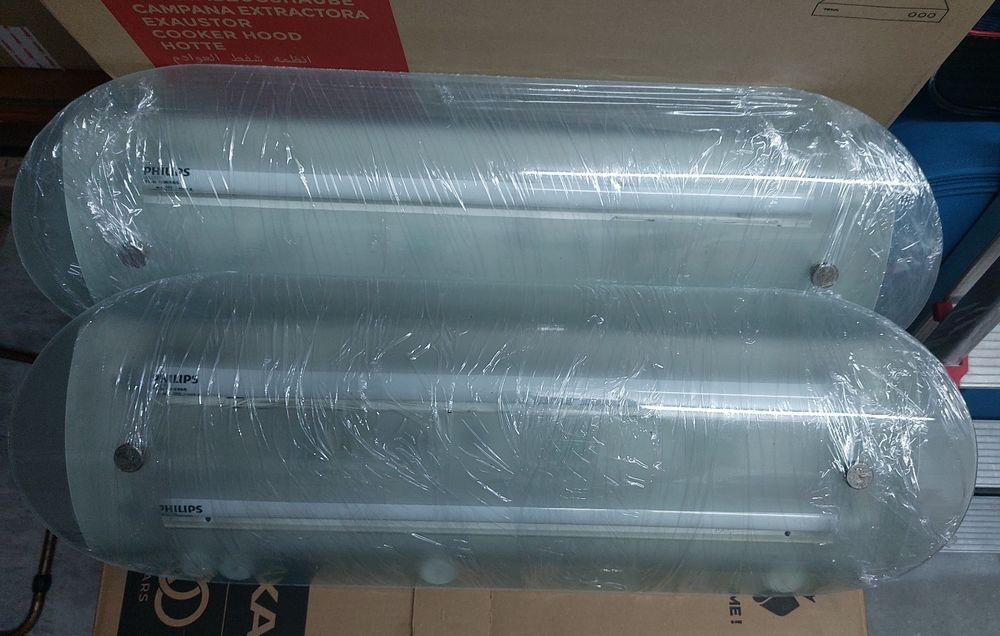 2 armaduras 60cm com lâmpadas