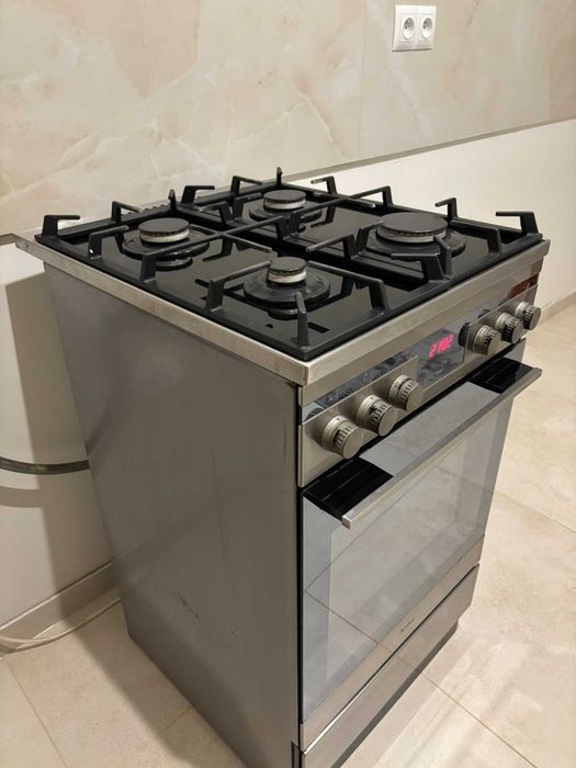 Kuchenka gazowa Amica z elektrycznym piekarnikiem