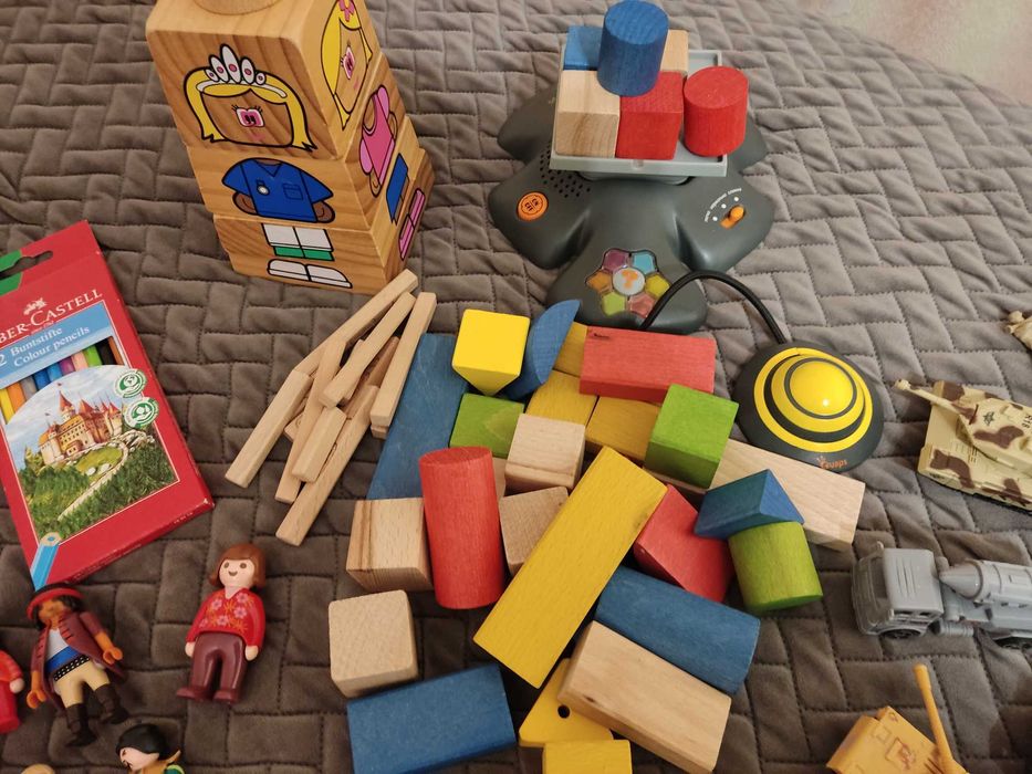 Большой набор игрушек: Солдатики, Машинки, Творчество