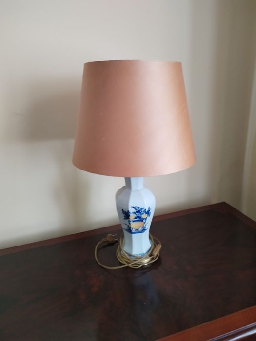 Candeeiro de mesa Vista Alegre, decoração Viana, em porcelana portugue