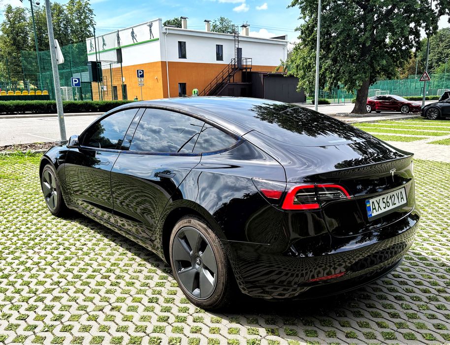 Аренда авто такси Tesla model 3 long range dual motor 82