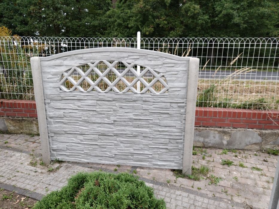 Ogrodzenie płyty płoty beton przęsła ogrodzeniowe