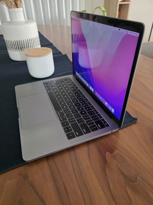 MacBook Pro 2016, 256GB c/NOVO. Troca/retoma. Com carregador