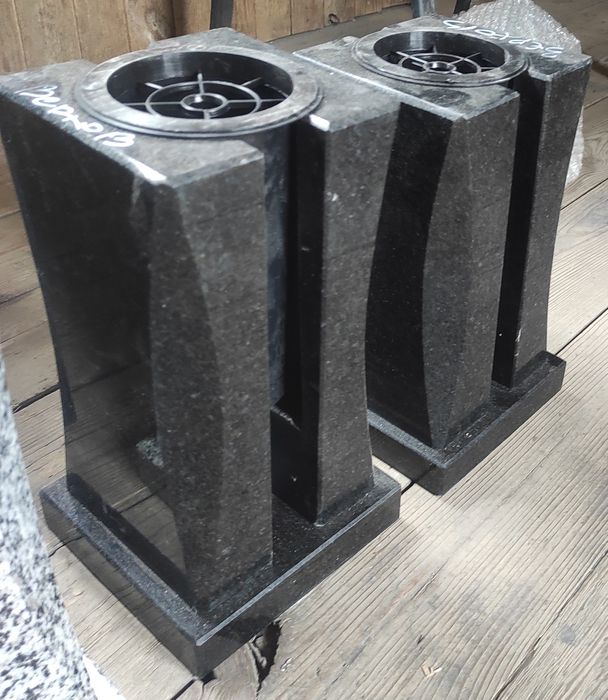 Гранитные вазы, лампады, плитка, подоконники, памятники, столы и лавки