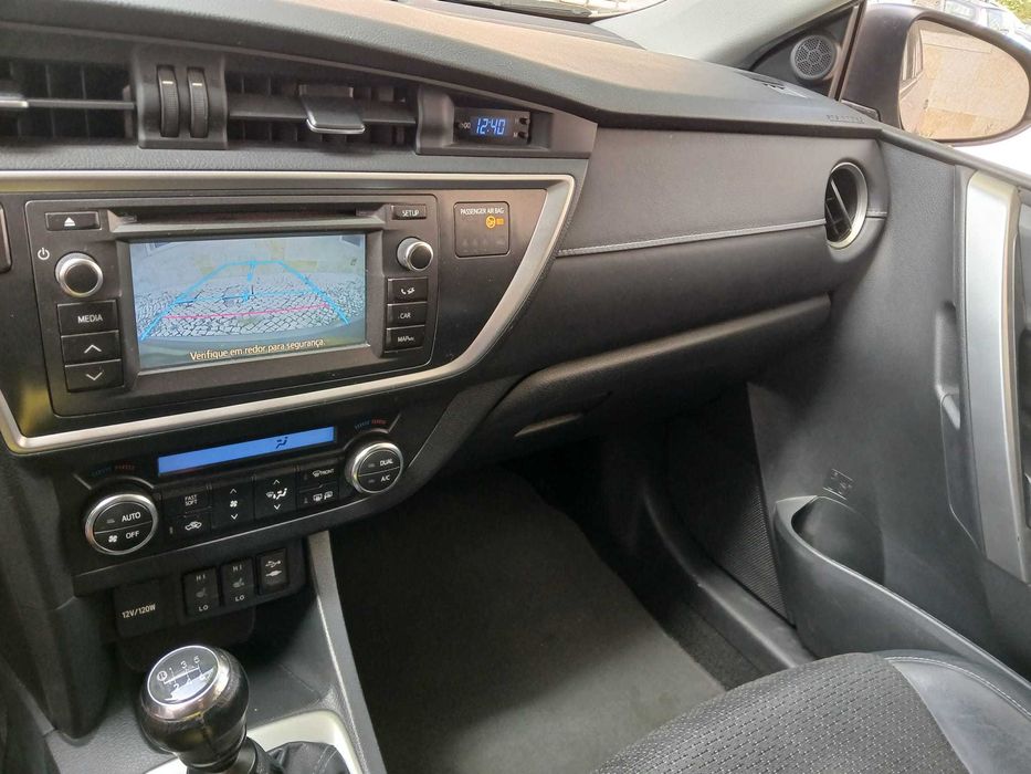 Toyota Auris Touring Sports