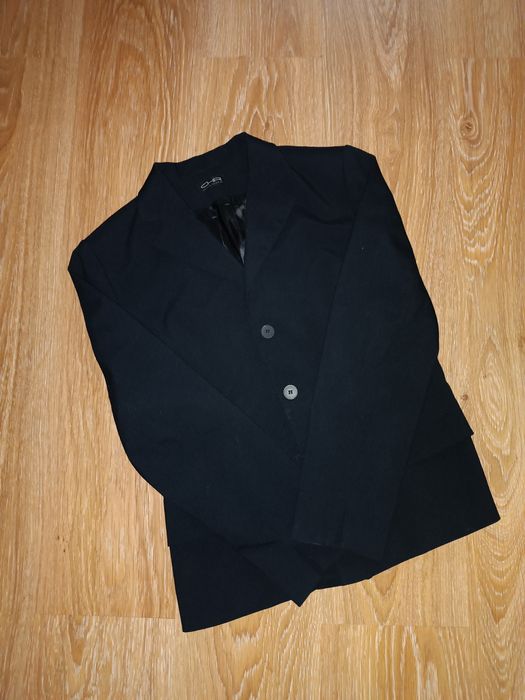 Жіночий класичний піджак