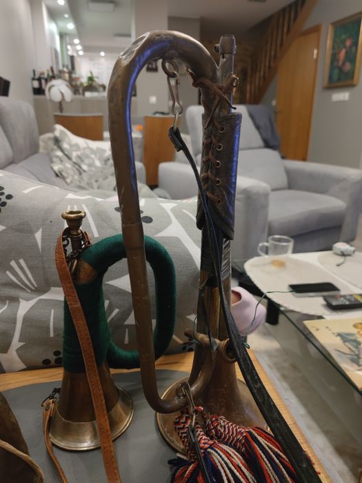 Zestaw trąbek wojskowych