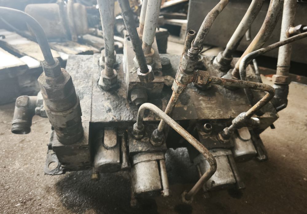 Розподільник распределитель РС25.20 автокрана крана КС3575 3575А 3577