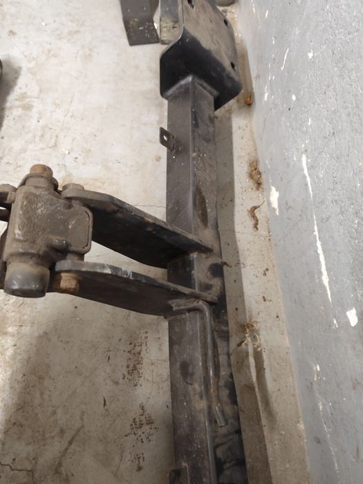 Belka pod zderzak do haka bmw e91