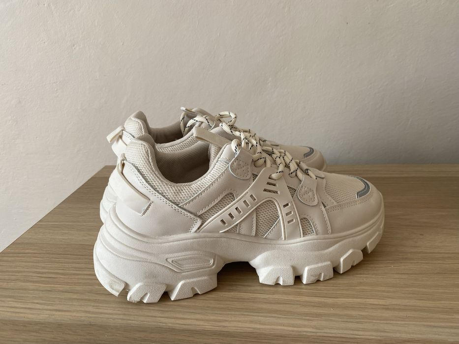 Sneakersy na grubej podeszwie