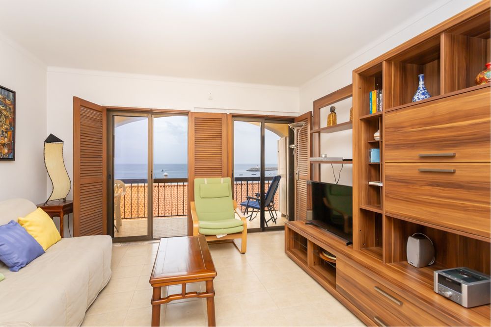 Apartamento T1 - 1ª Linha da praia c/garagem wi-fe