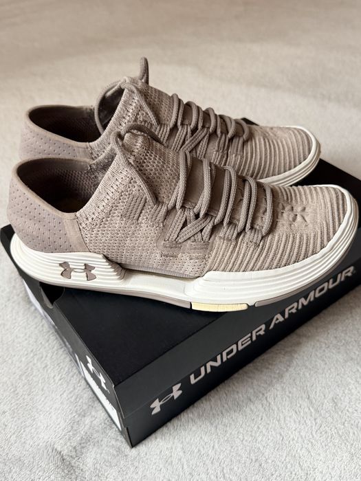 Кроссовки UNDER ARMOUR. Разме 6.5(37) 23.5 см по стельке)
