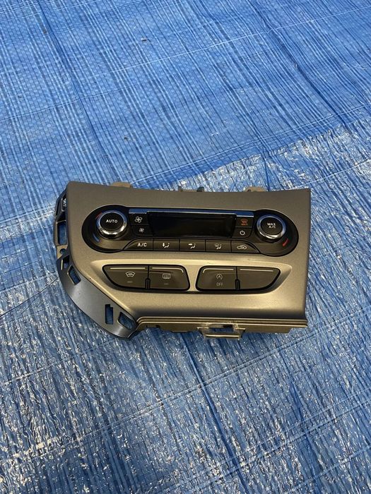 PANEL KLIMATYZACJI STEROWANIA KLIMATYZACJIĄ  NAWIEWU CLIMATRONIC FORD FOCUS MK3  BM5T18C612CL  BM5T-18C612-CL