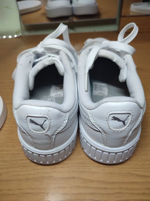 Жіночі кросівки Puma Carina 2.0