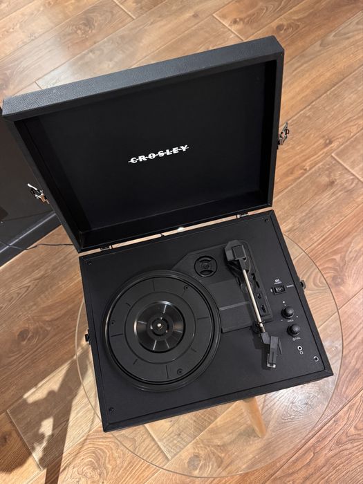 Crosley Voyager програвач вінілу