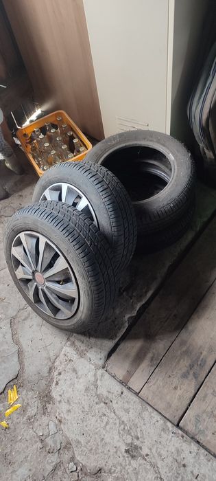 Sprzedam komplet opon w tym dwie na felgach