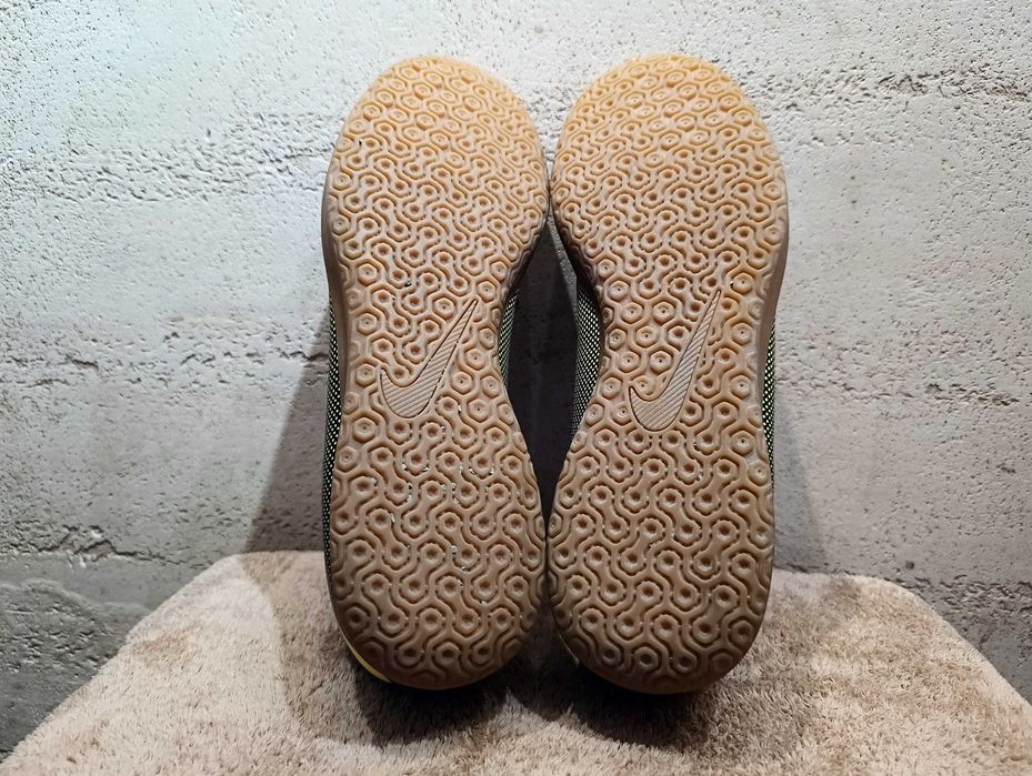 NIKE BRAVATAX II IC r.45,5 stan bardzo dobry