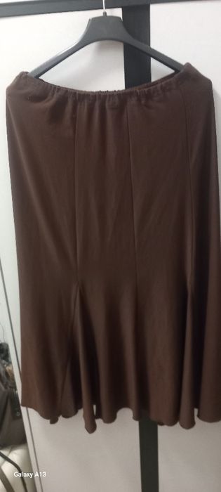 Długa brązowa spódniczka