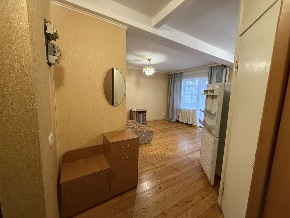 +Продам 1 ком.квартиру ул.Нижнеднепровская 16000 дол.