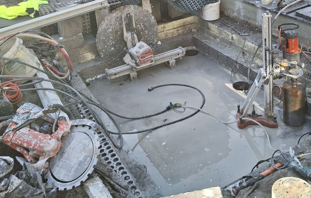 Wiercenie, przewierty, cięcie w betonie, oraz wyburzenia i rozbiórki