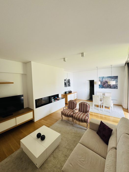 T2 - 1’ linha de praia // comdominio de luxo // garagem com acesso exclusivo à habitação