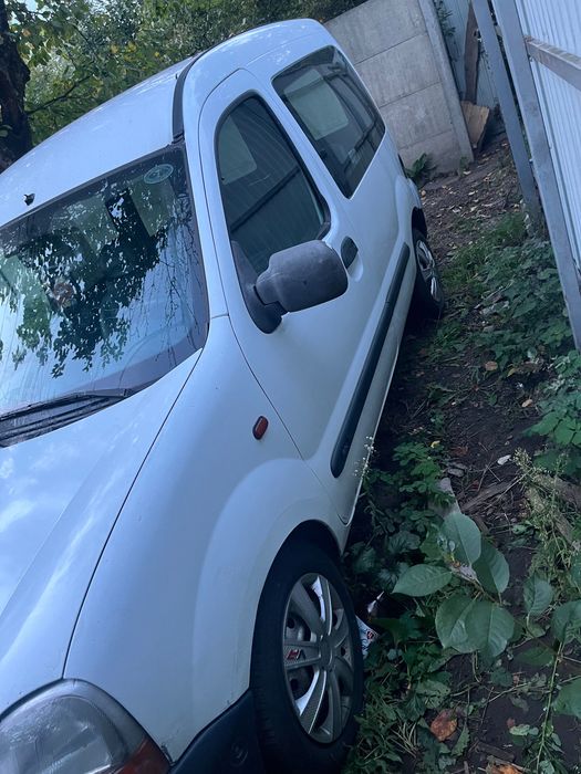 Автомобіль рено кенго