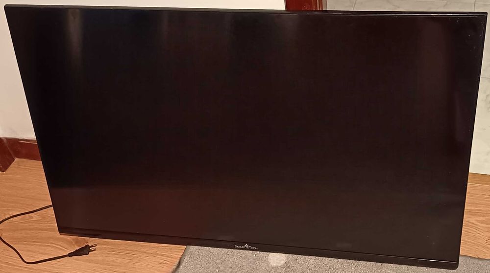Smart TV 43'' Smart Tech 4K - Avariada