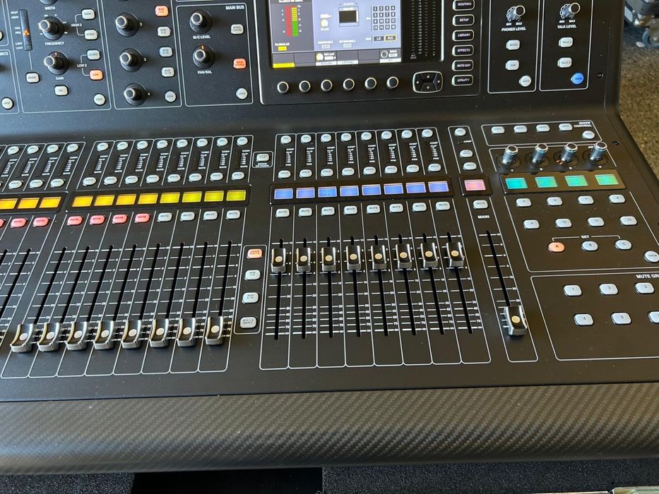 Midas m32 con case