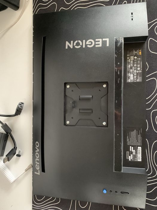 Monitor Lenovo Legion 240hz