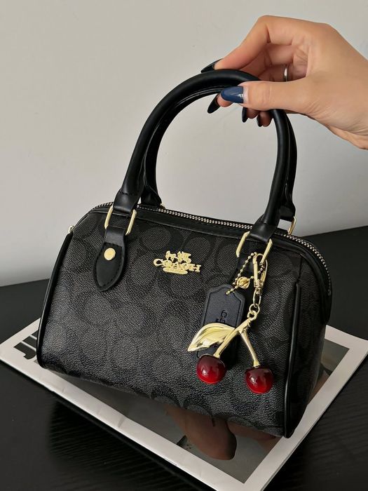 Сумка Coach Teri Mini Crossbody Bag With Cherry Print  коач тері