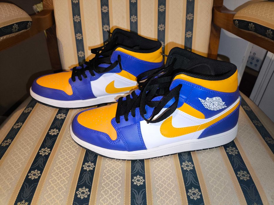 Air Jordan MID em bom estado.