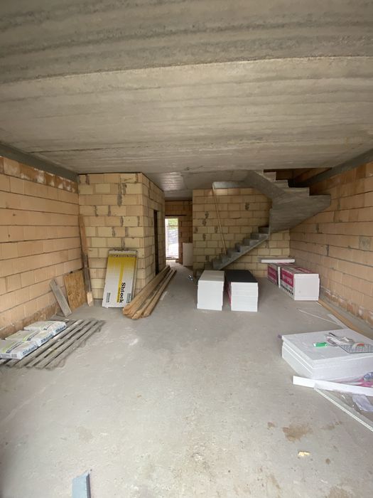 Таунхаус в парку. РОЗТЕРМІНУВАННЯ