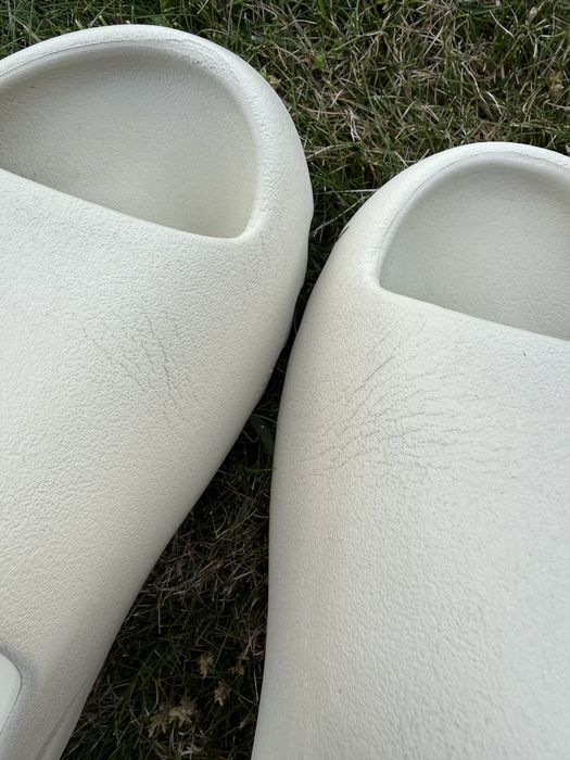 Yeezy Slides Bone