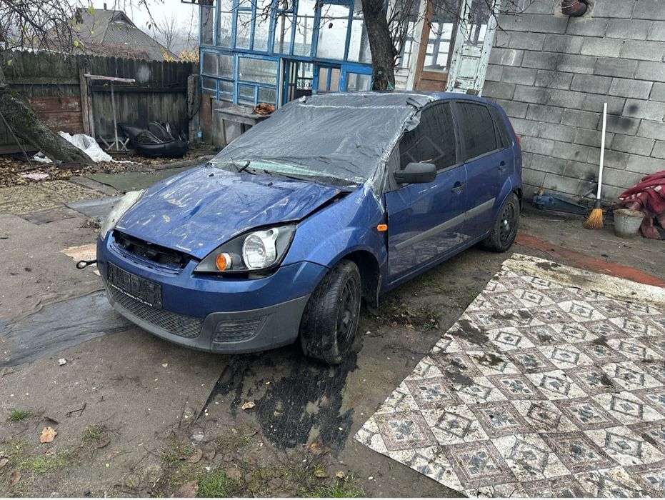 Разборка Ford fiesta mk 6 1,4 мкпп крыло ляда панель подушка торпеда