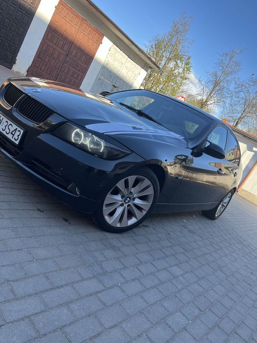 Sprzedam swoje BMW E90, rok 2005, 2.0 benzyna, automat.