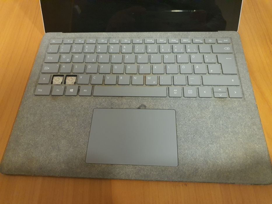 Microsoft surface laptop 2 (на запчастини)