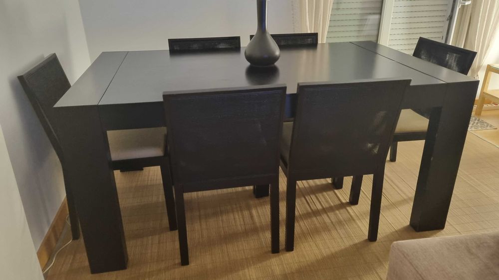 Conjunto Mesa e 6 Cadeiras