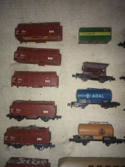 Kolejka elektryczna skala N Lokomotywa wagony tory zwrotnice łuki pros