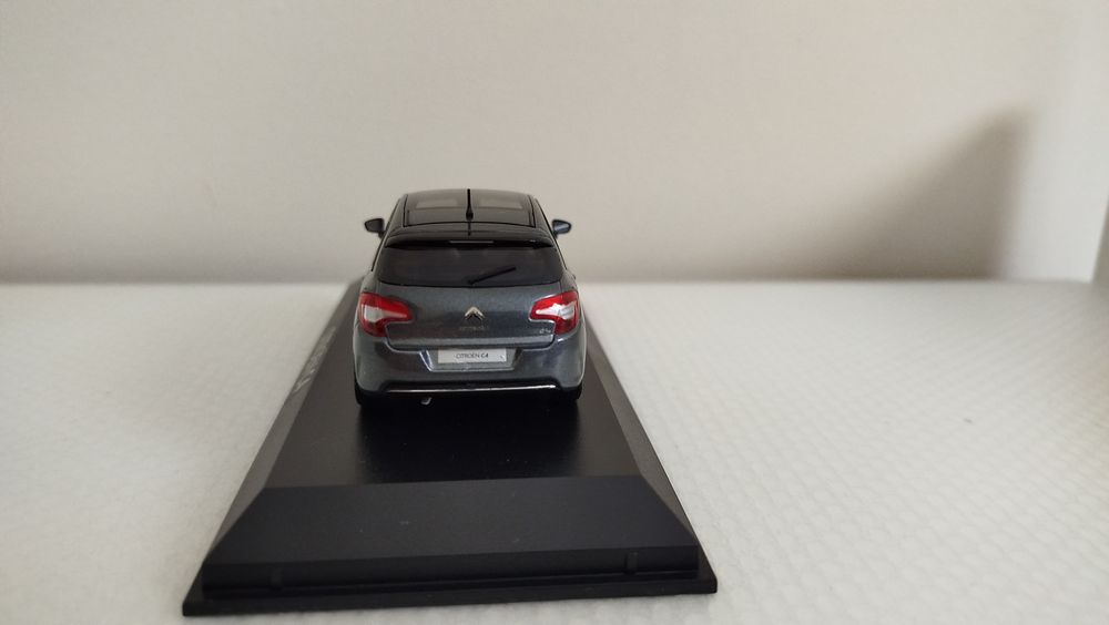 Miniatura Citroen C4 Nova 1/43