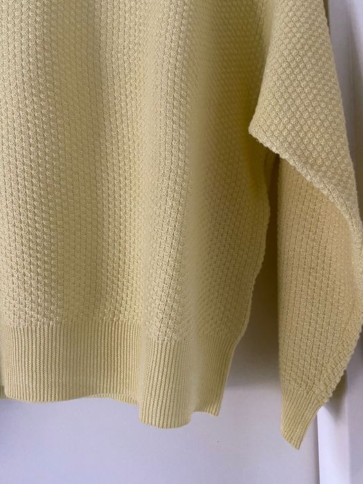 Camisola amarela da Mango