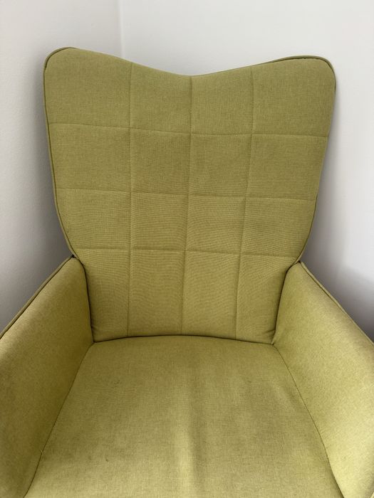Poltrona verde claro com banco