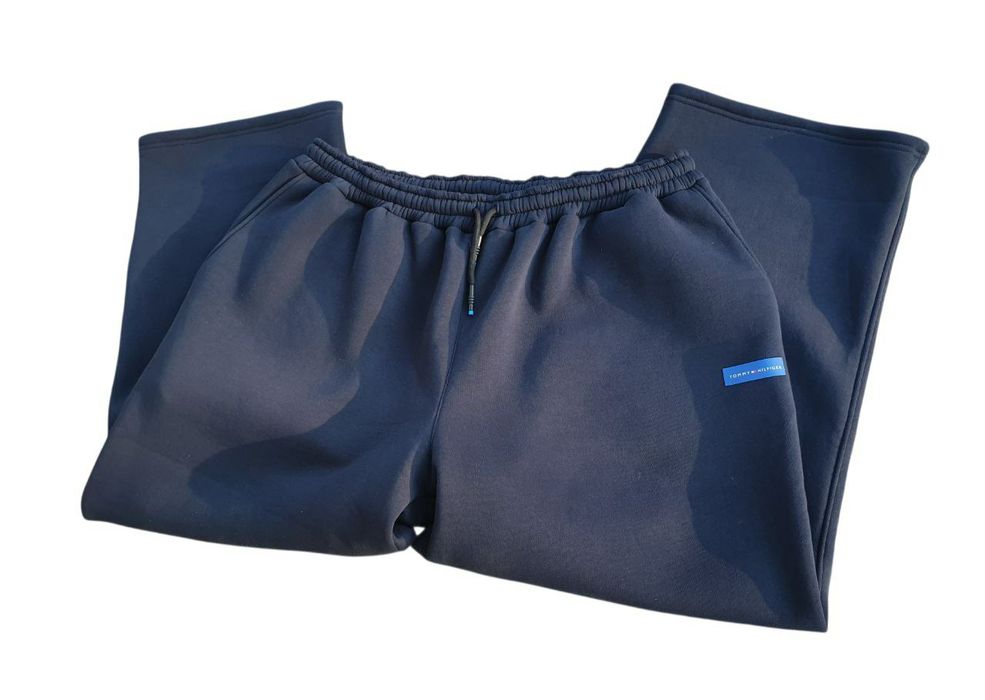 Мужской SUPER -BATAL  костюм "Tommy Hilfiger ".