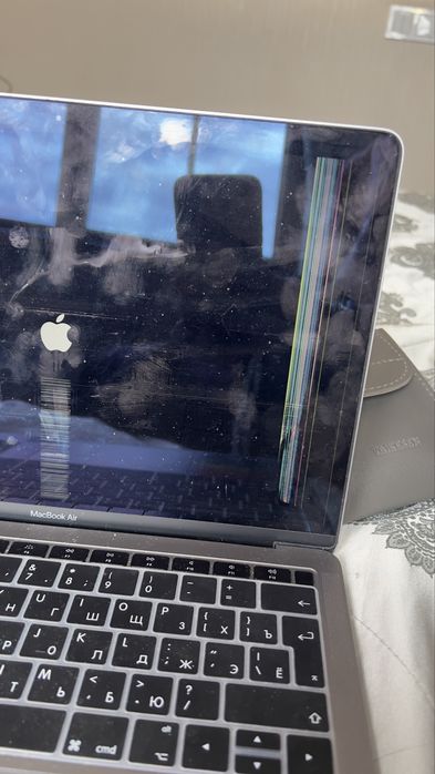 Продам mac book air 2018