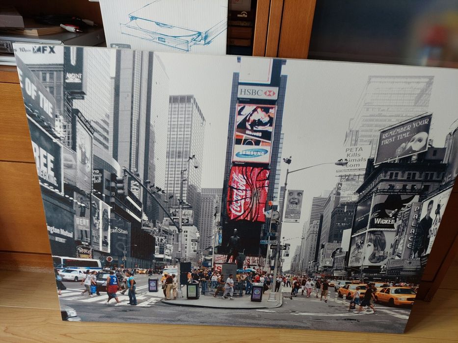 Dois quadros Times Square, em ótimo estado