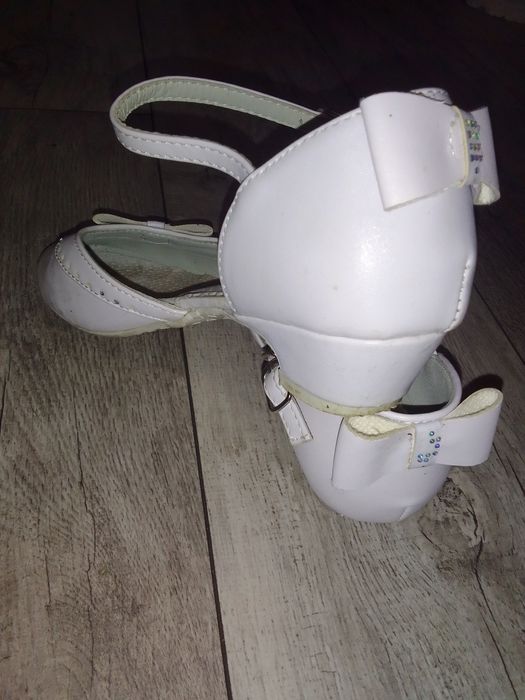 Buty komunijne r. 35