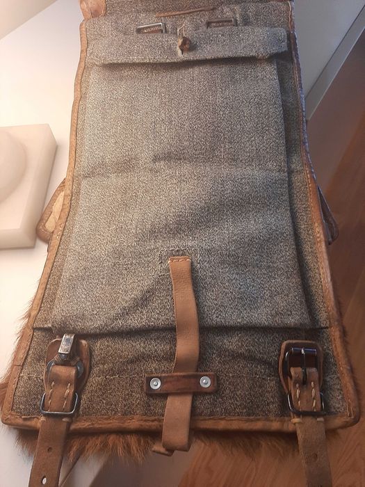 Mochila Militar do Exército Suíço datada de 1944