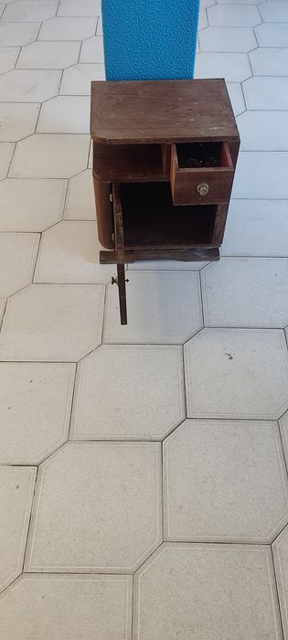 Mesinha de cabeceira